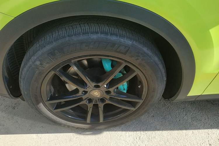 Used Porsche Cayenne 2018 Cayenne 3.0T Left Front Wheel Hub