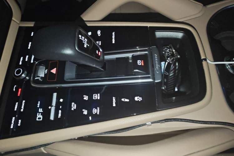 Used Porsche Cayenne 2019 Cayenne 3.0T Audio And AC Panel