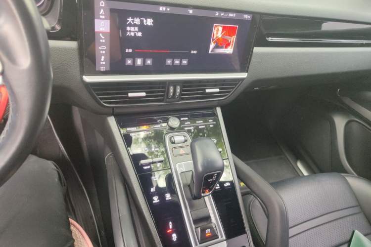 Used Porsche Cayenne 2019 Cayenne Coupé 3.0T Audio And AC Panel