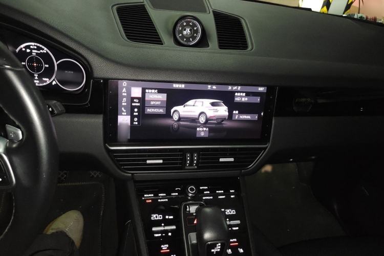 Used Porsche Cayenne 2019 Cayenne 3.0T Audio And AC Panel