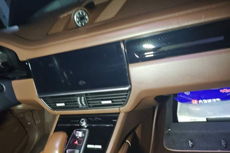 Used Porsche Cayenne 2019 Cayenne 3.0T Audio And AC Panel