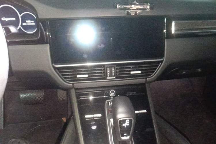 Used Porsche Cayenne 2019 Cayenne Coupé 3.0T Audio And AC Panel