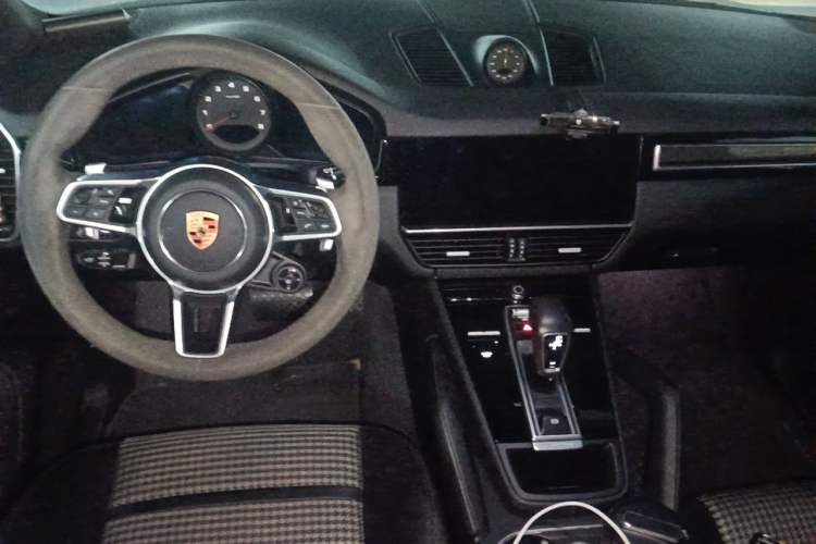 Used Porsche Cayenne 2019 Cayenne Coupé 3.0T Center Console