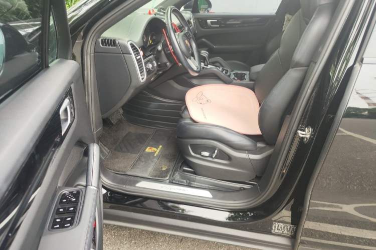 Used Porsche Cayenne 2019 Cayenne Coupé 3.0T Driver Seat