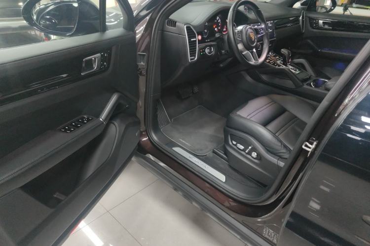 Used Porsche Cayenne 2019 Cayenne Coupé 3.0T Driver Seat