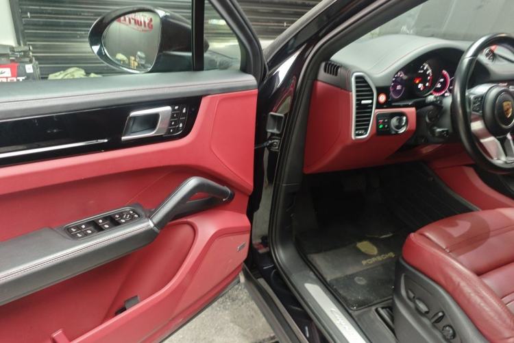 Used Porsche Cayenne 2019 Cayenne Coupé 3.0T Driver Seat