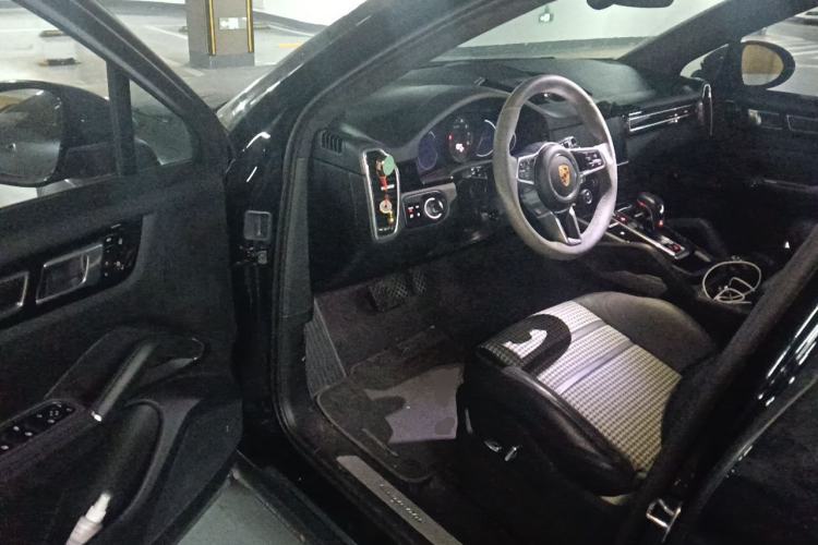 Used Porsche Cayenne 2019 Cayenne Coupé 3.0T Driver Seat