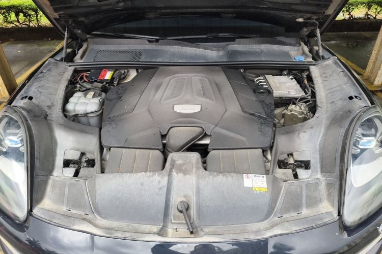 Used Porsche Cayenne 2019 Cayenne 3.0T Engine Bay