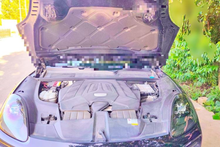 Used Porsche Cayenne 2019 Cayenne 3.0T Engine Bay