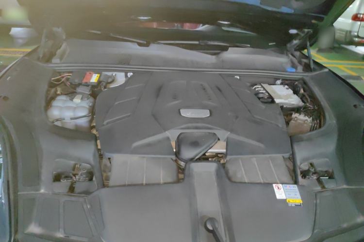 Used Porsche Cayenne 2019 Cayenne 3.0T Engine Bay