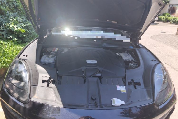 Used Porsche Cayenne 2019 Cayenne 3.0T Engine Bay