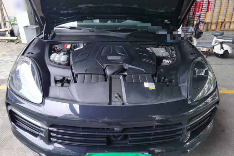 Used Porsche Cayenne 2019 Cayenne 3.0T Engine Bay