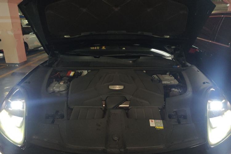 Used Porsche Cayenne 2019 Cayenne 3.0T Engine Bay