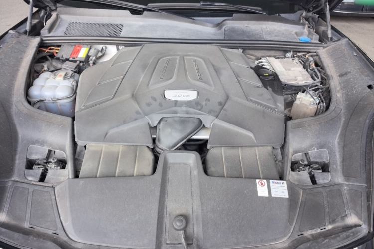 Used Porsche Cayenne 2019 Cayenne 3.0T Engine Bay