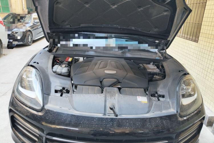 Used Porsche Cayenne 2019 Cayenne 3.0T Engine Bay