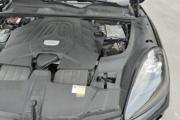 Used Porsche Cayenne 2019 Cayenne 3.0T Engine Bay Left