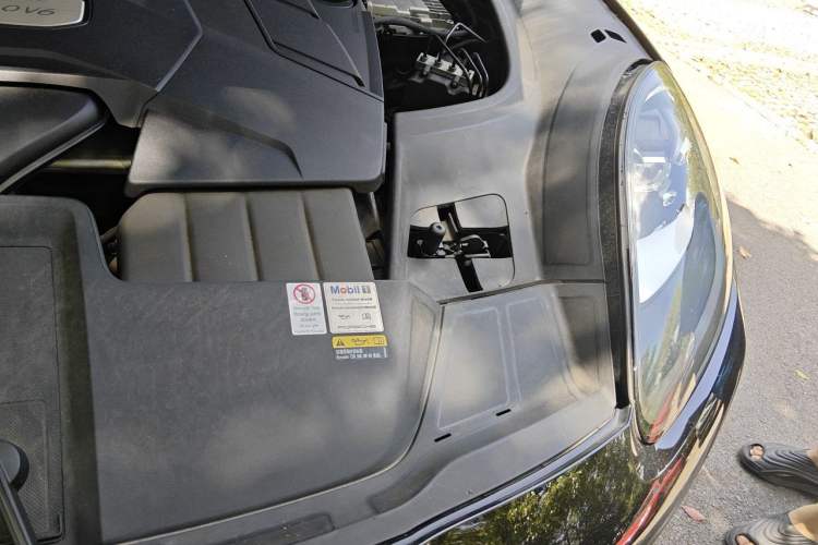 Used Porsche Cayenne 2019 Cayenne 3.0T Engine Bay Left