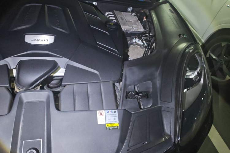 Used Porsche Cayenne 2019 Cayenne 3.0T Engine Bay Left