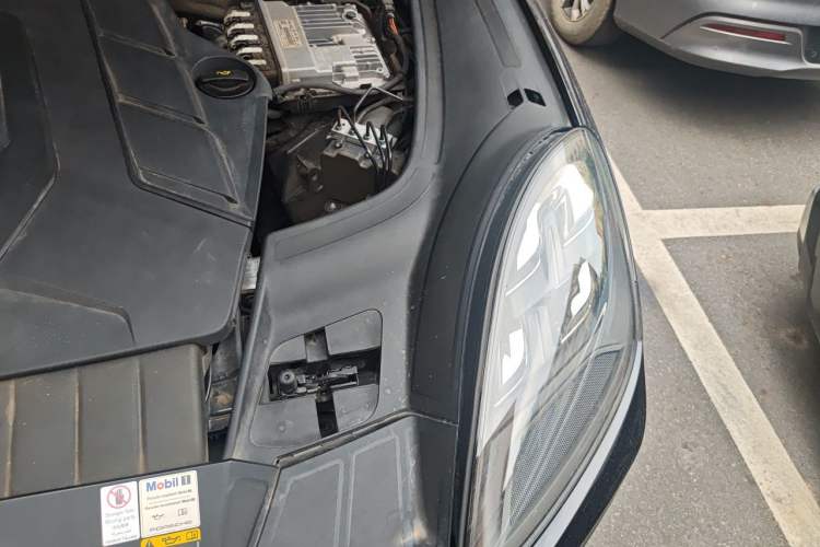 Used Porsche Cayenne 2019 Cayenne 3.0T Engine Bay Left