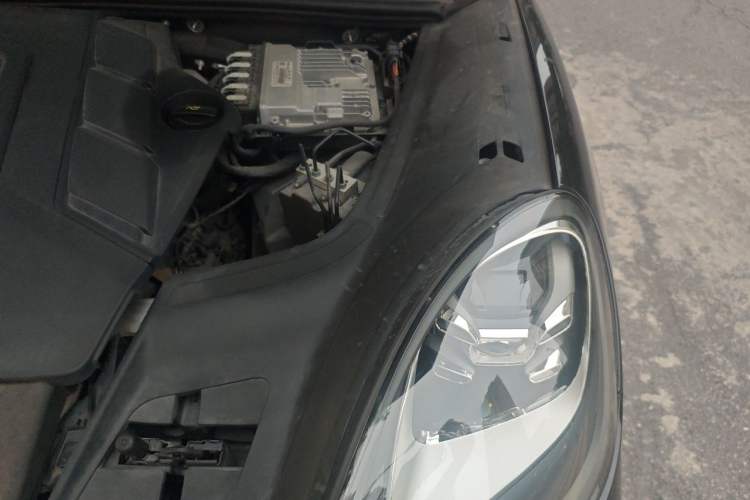 Used Porsche Cayenne 2019 Cayenne 3.0T Engine Bay Left