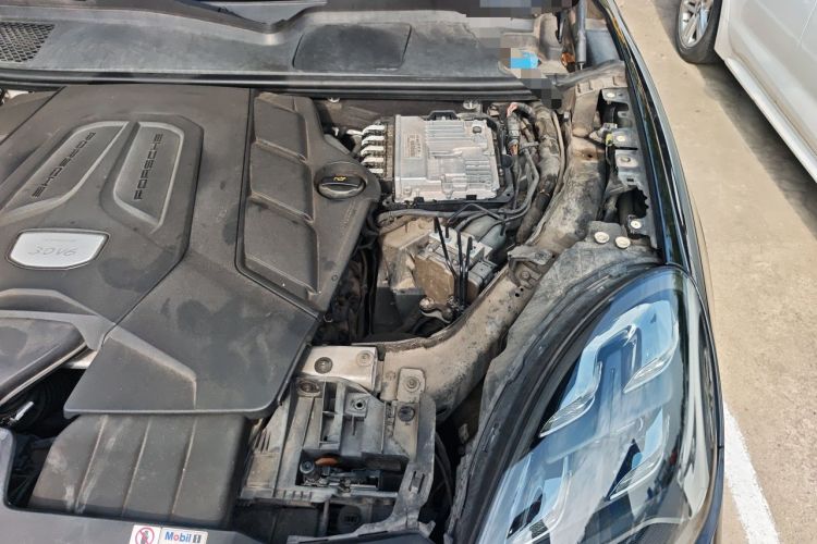 Used Porsche Cayenne 2019 Cayenne 3.0T Engine Bay Left
