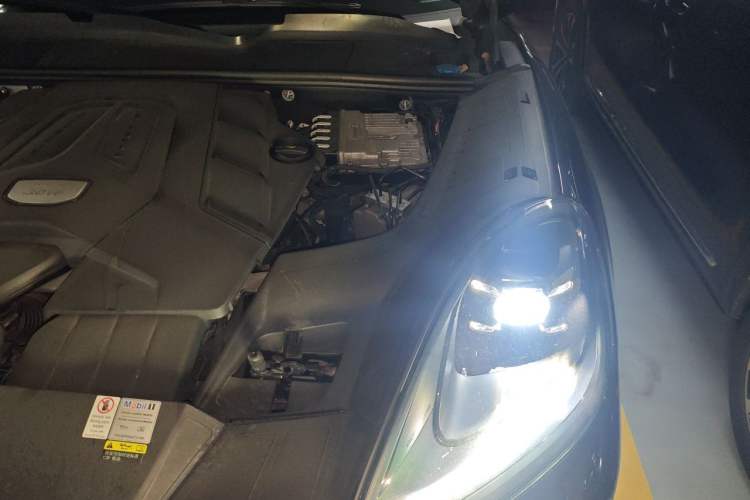 Used Porsche Cayenne 2019 Cayenne 3.0T Engine Bay Left
