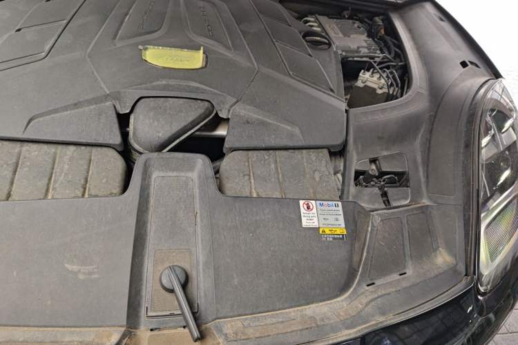 Used Porsche Cayenne 2019 Cayenne 3.0T Engine Bay Left