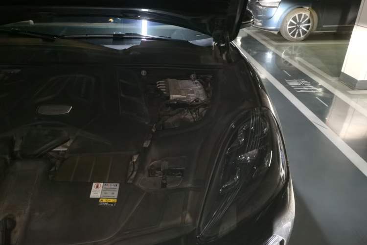 Used Porsche Cayenne 2019 Cayenne 3.0T Engine Bay Left