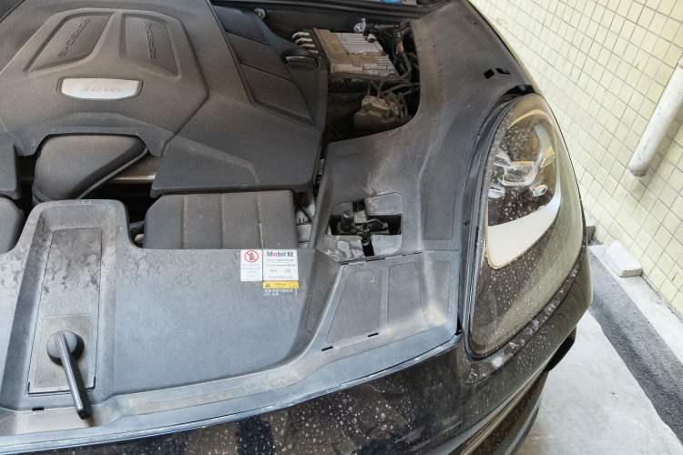 Used Porsche Cayenne 2019 Cayenne 3.0T Engine Bay Left