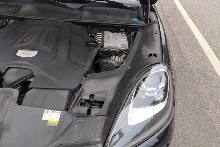 Used Porsche Cayenne 2019 Cayenne 3.0T Engine Bay Left