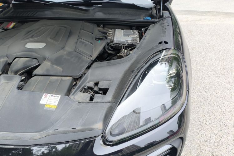 Used Porsche Cayenne 2019 Cayenne Coupé 3.0T Engine Bay Left