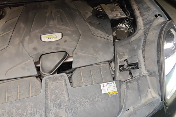Used Porsche Cayenne 2019 Cayenne 3.0T Engine Bay Left