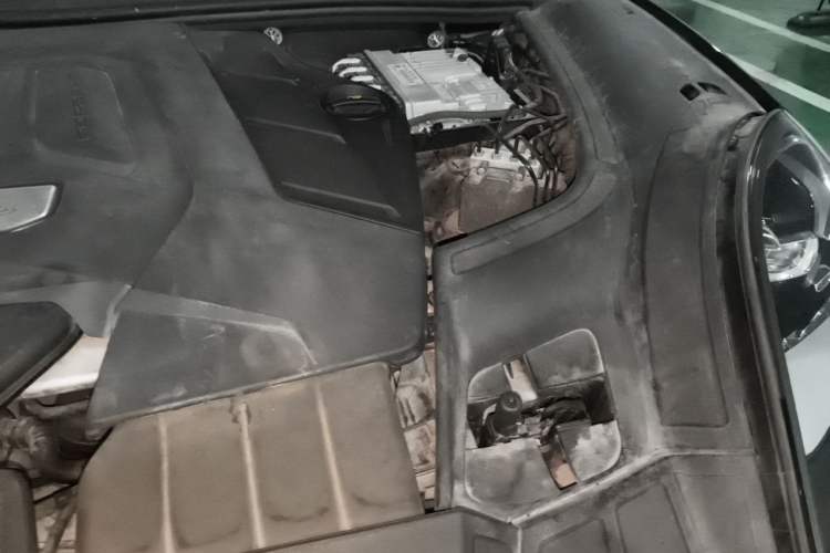Used Porsche Cayenne 2019 Cayenne 3.0T Engine Bay Left