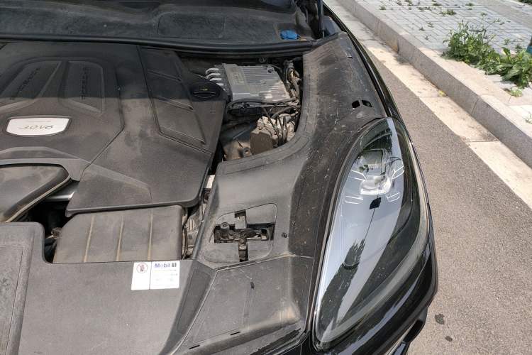 Used Porsche Cayenne 2019 Cayenne 3.0T Engine Bay Left