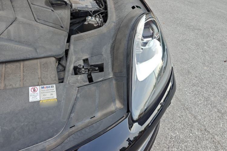 Used Porsche Cayenne 2019 Cayenne 3.0T Engine Bay Left