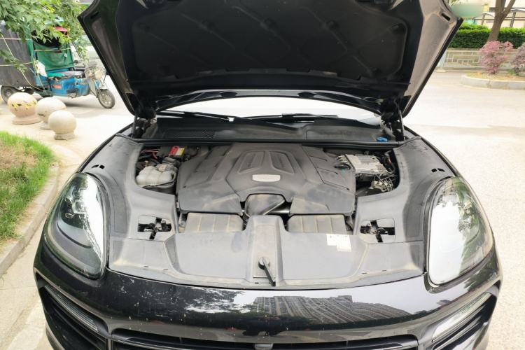 Used Porsche Cayenne 2019 Cayenne Coupé 3.0T Engine Bay