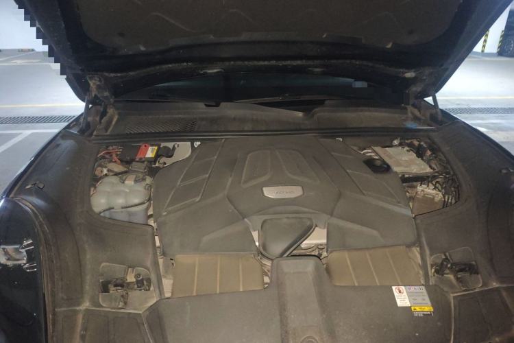 Used Porsche Cayenne 2019 Cayenne 3.0T Engine Bay