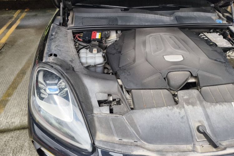 Used Porsche Cayenne 2019 Cayenne 3.0T Engine Bay Right
