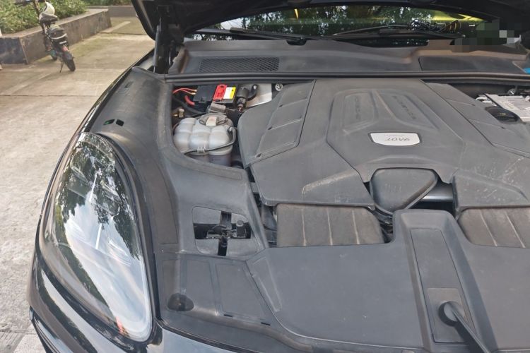 Used Porsche Cayenne 2019 Cayenne 3.0T Engine Bay Right