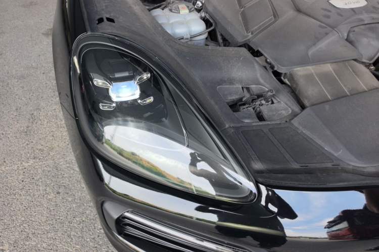 Used Porsche Cayenne 2019 Cayenne 3.0T Engine Bay Right