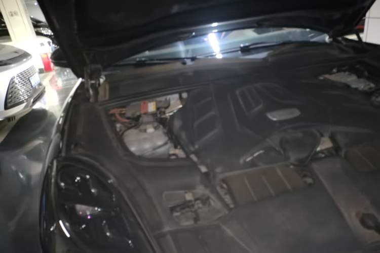 Used Porsche Cayenne 2019 Cayenne 3.0T Engine Bay Right