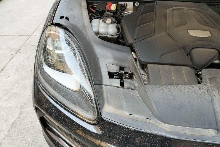 Used Porsche Cayenne 2019 Cayenne 3.0T Engine Bay Right