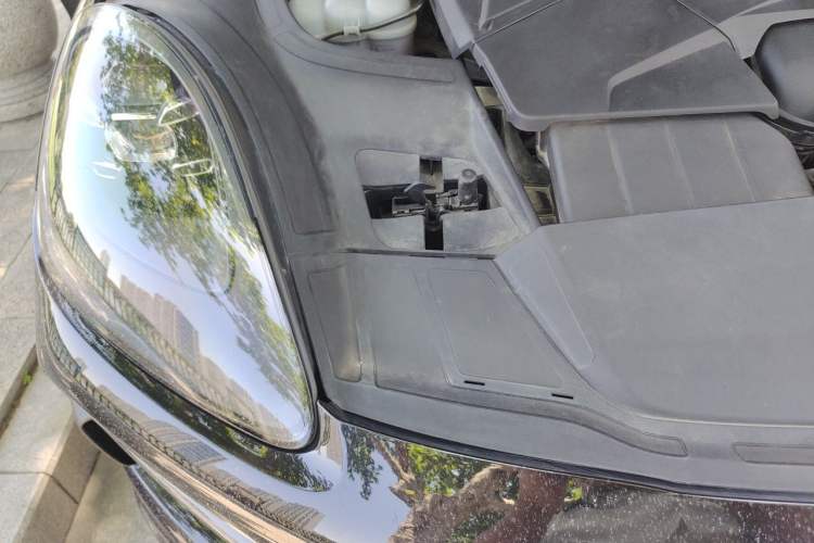 Used Porsche Cayenne 2019 Cayenne 3.0T Engine Bay Right