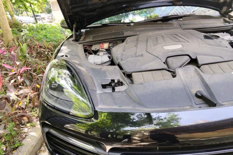 Used Porsche Cayenne 2019 Cayenne 3.0T Engine Bay Right