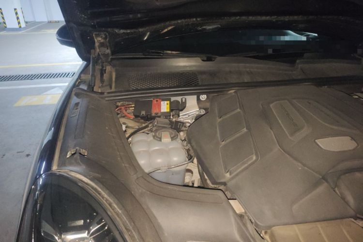 Used Porsche Cayenne 2019 Cayenne 3.0T Engine Bay Right