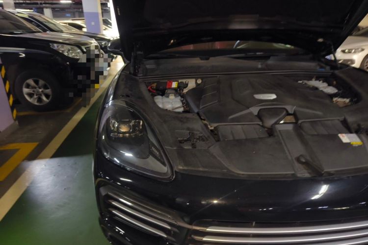 Used Porsche Cayenne 2019 Cayenne 3.0T Engine Bay Right