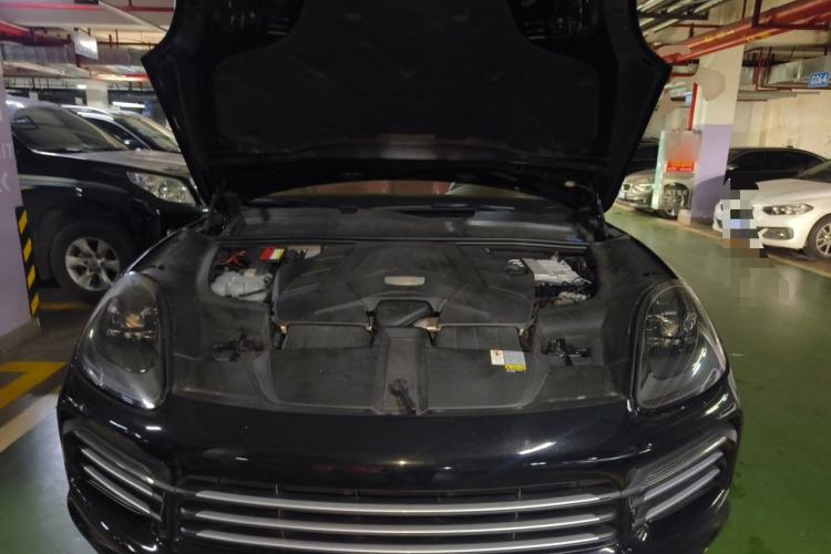 Used Porsche Cayenne 2019 Cayenne 3.0T Engine Bay