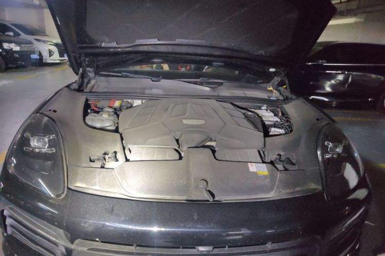 Used Porsche Cayenne 2019 Cayenne Coupé 3.0T Engine Bay