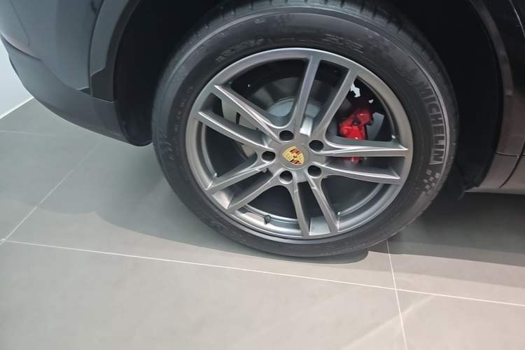 Used Porsche Cayenne 2019 Cayenne 3.0T Exterior 5