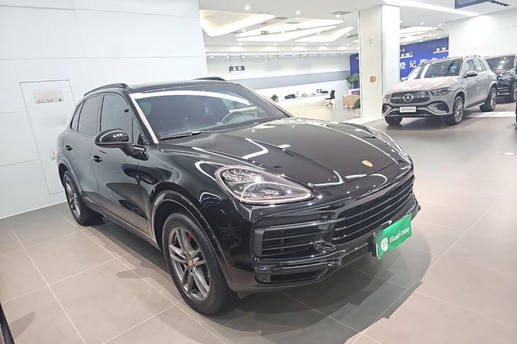 Used Porsche Cayenne 2019 Cayenne 3.0T Front Right 45 Deg